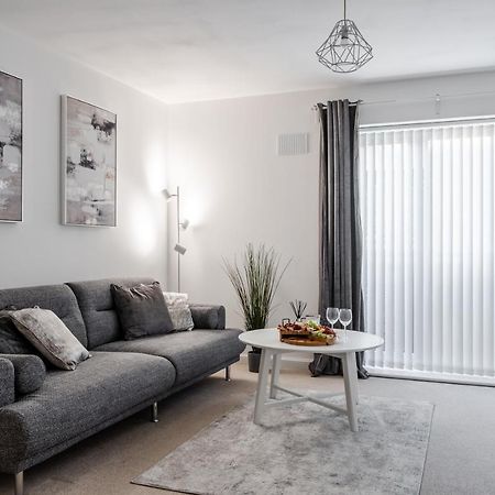 Lovely Modern 2 Bed City Centre Apartment With Free Parking - Double Or Twin Beds Available Wolverhampton Exterior foto