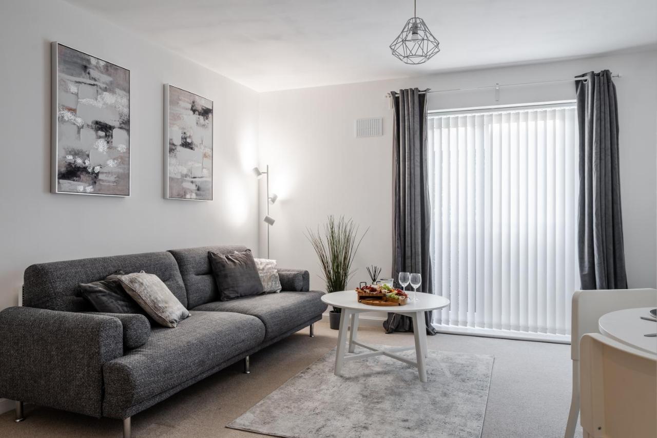 Lovely Modern 2 Bed City Centre Apartment With Free Parking - Double Or Twin Beds Available Wolverhampton Exterior foto