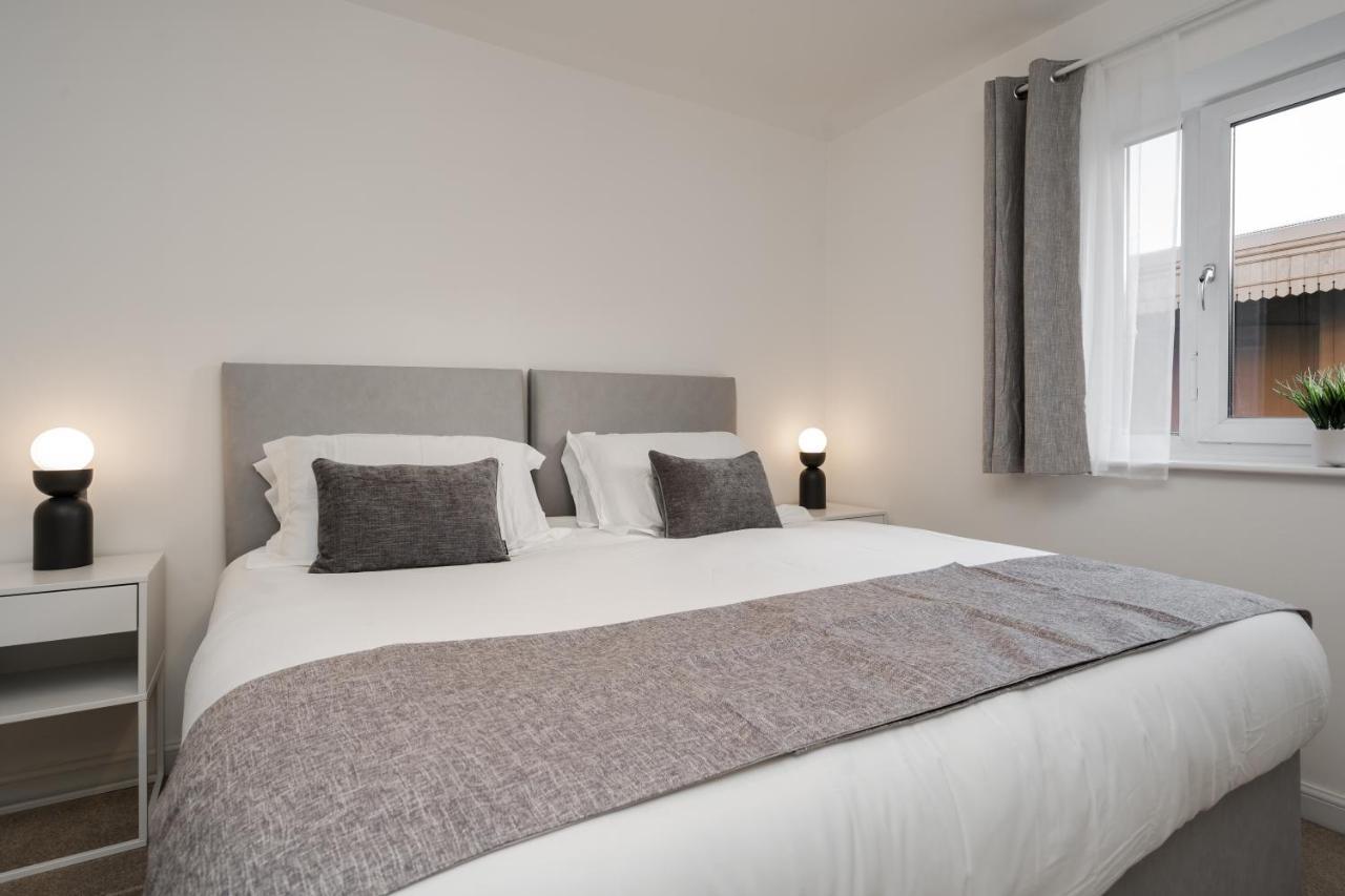 Lovely Modern 2 Bed City Centre Apartment With Free Parking - Double Or Twin Beds Available Wolverhampton Exterior foto