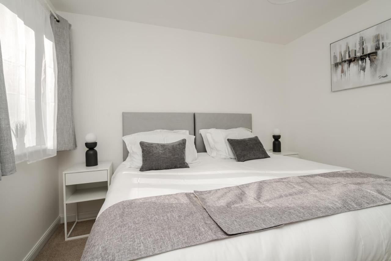 Lovely Modern 2 Bed City Centre Apartment With Free Parking - Double Or Twin Beds Available Wolverhampton Exterior foto