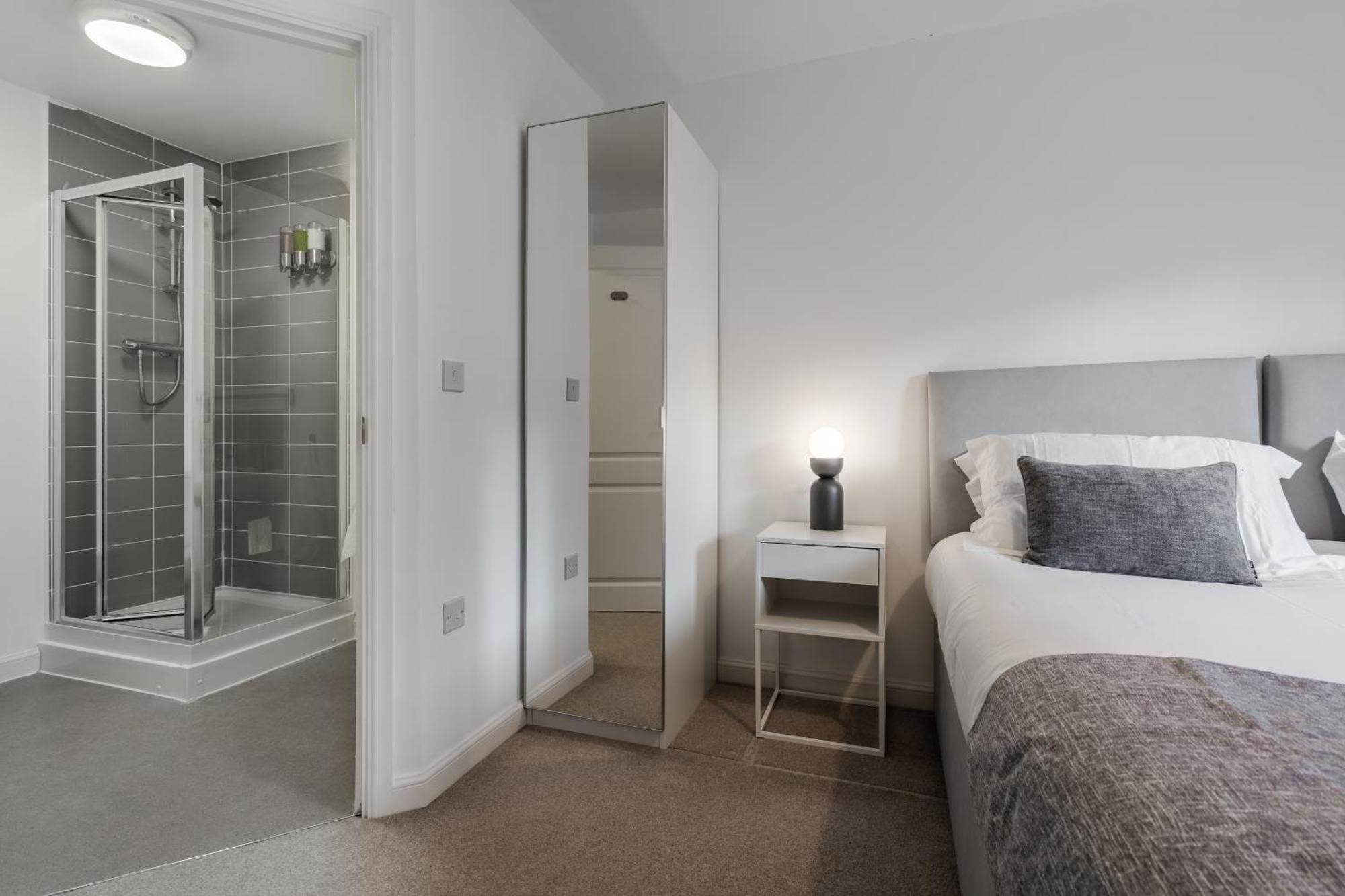 Lovely Modern 2 Bed City Centre Apartment With Free Parking - Double Or Twin Beds Available Wolverhampton Exterior foto