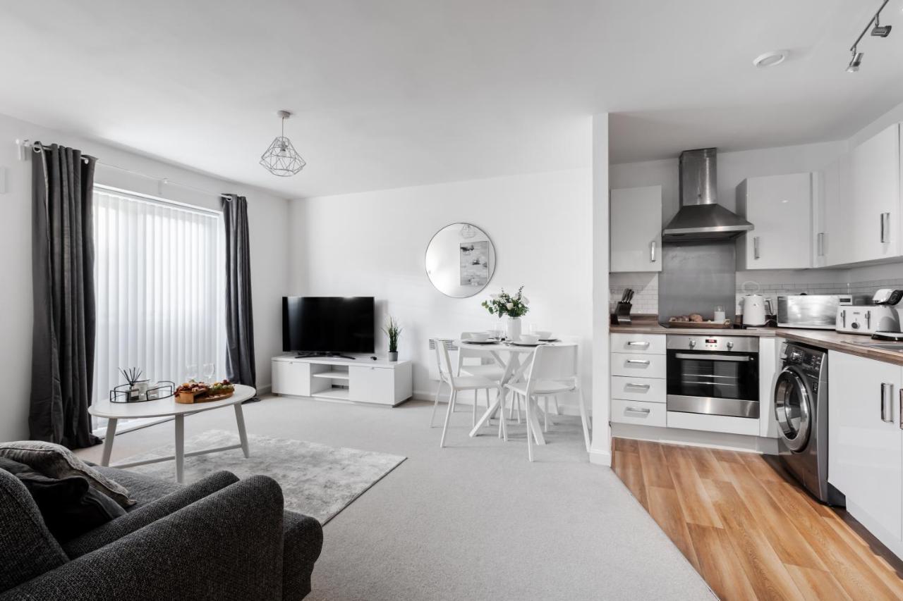 Lovely Modern 2 Bed City Centre Apartment With Free Parking - Double Or Twin Beds Available Wolverhampton Exterior foto