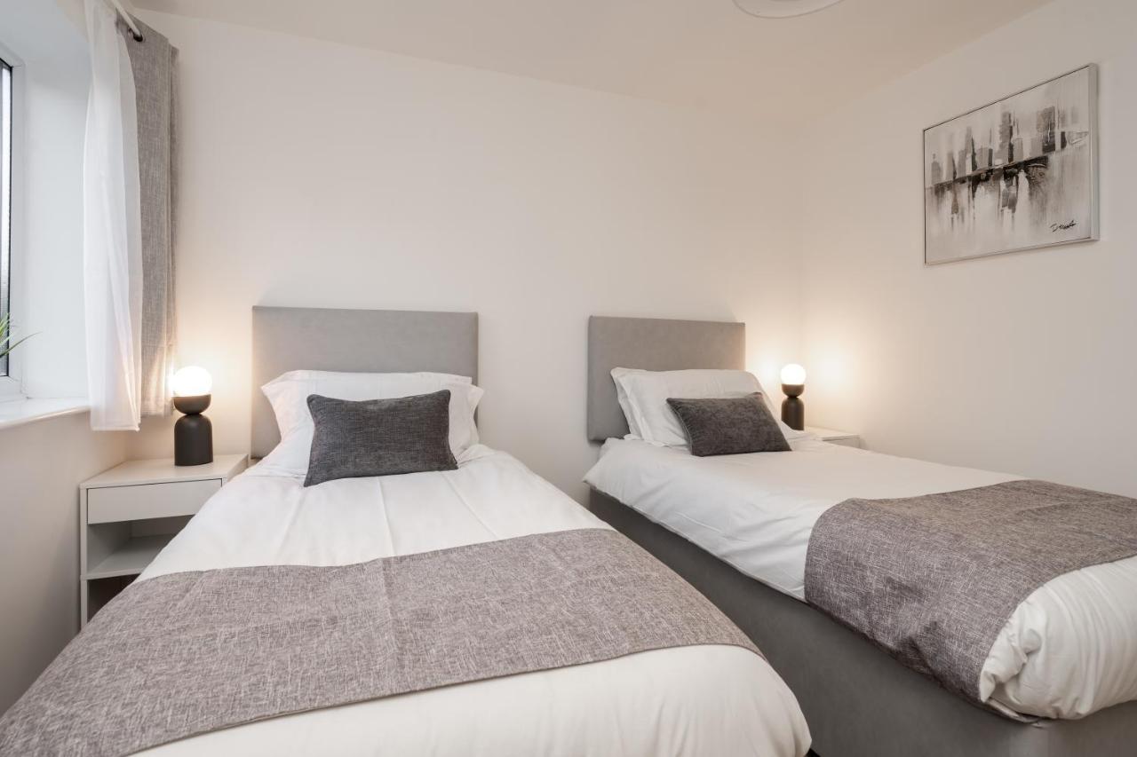 Lovely Modern 2 Bed City Centre Apartment With Free Parking - Double Or Twin Beds Available Wolverhampton Exterior foto